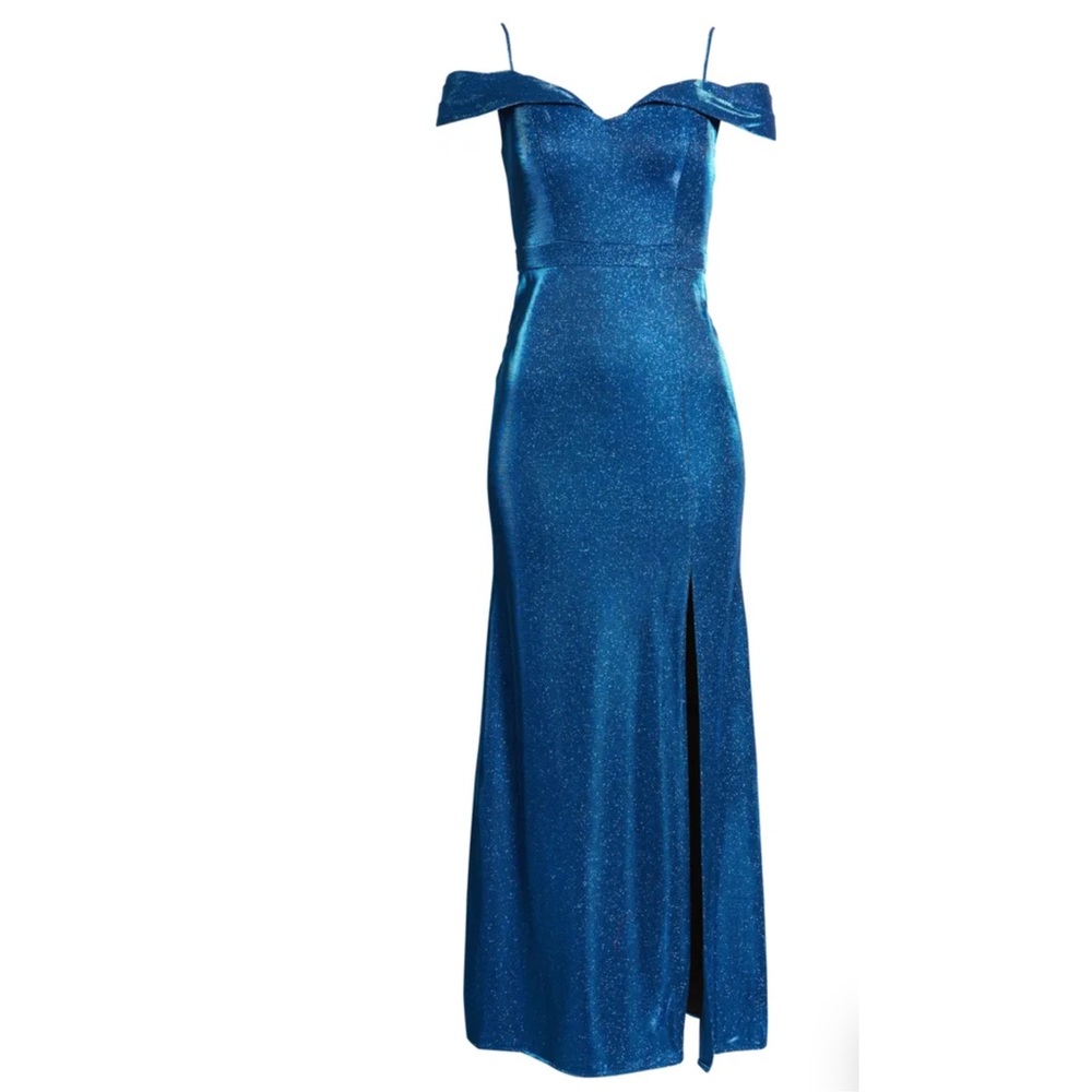Shimmer Cold Shoulder Body-Con Gown
MORGAN & CO.